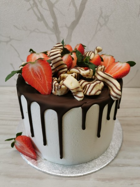 Ganache-Drip-Cake-Kurs am Samstag 7.10.23 in Frankfurt
