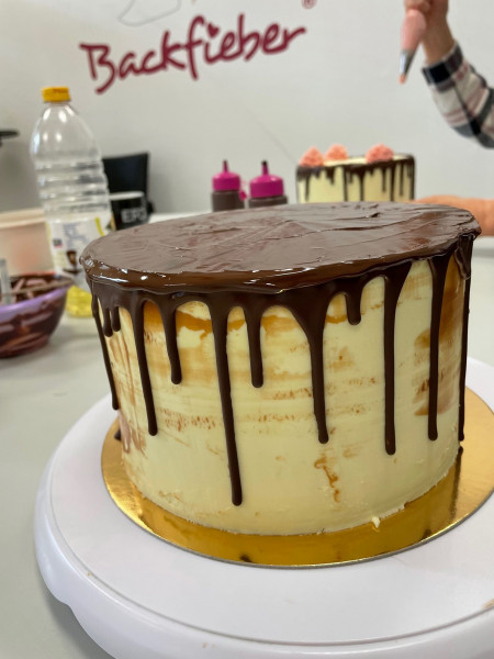 Ganache-Drip-Cake-Kurs am Samstag 5.7.25 in Frankfurt